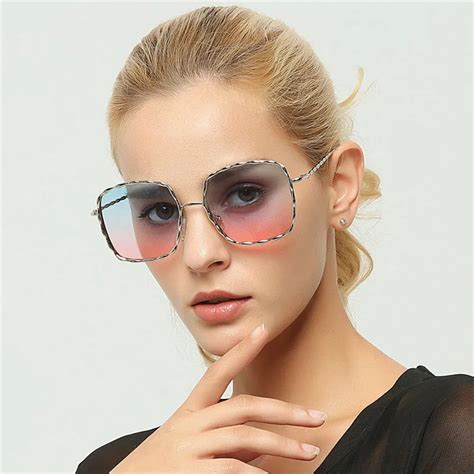 WOMEN'S LUXURY METAL METAL FRAME SUNGLASSES